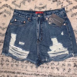 FASHION NOVA DISTRESSED JEAN SHORTS